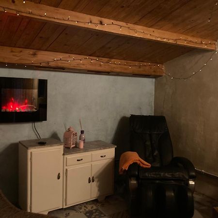 カプレーゼ・ミケランジェロ La Casina Del Preteヴィラ エクステリア 写真