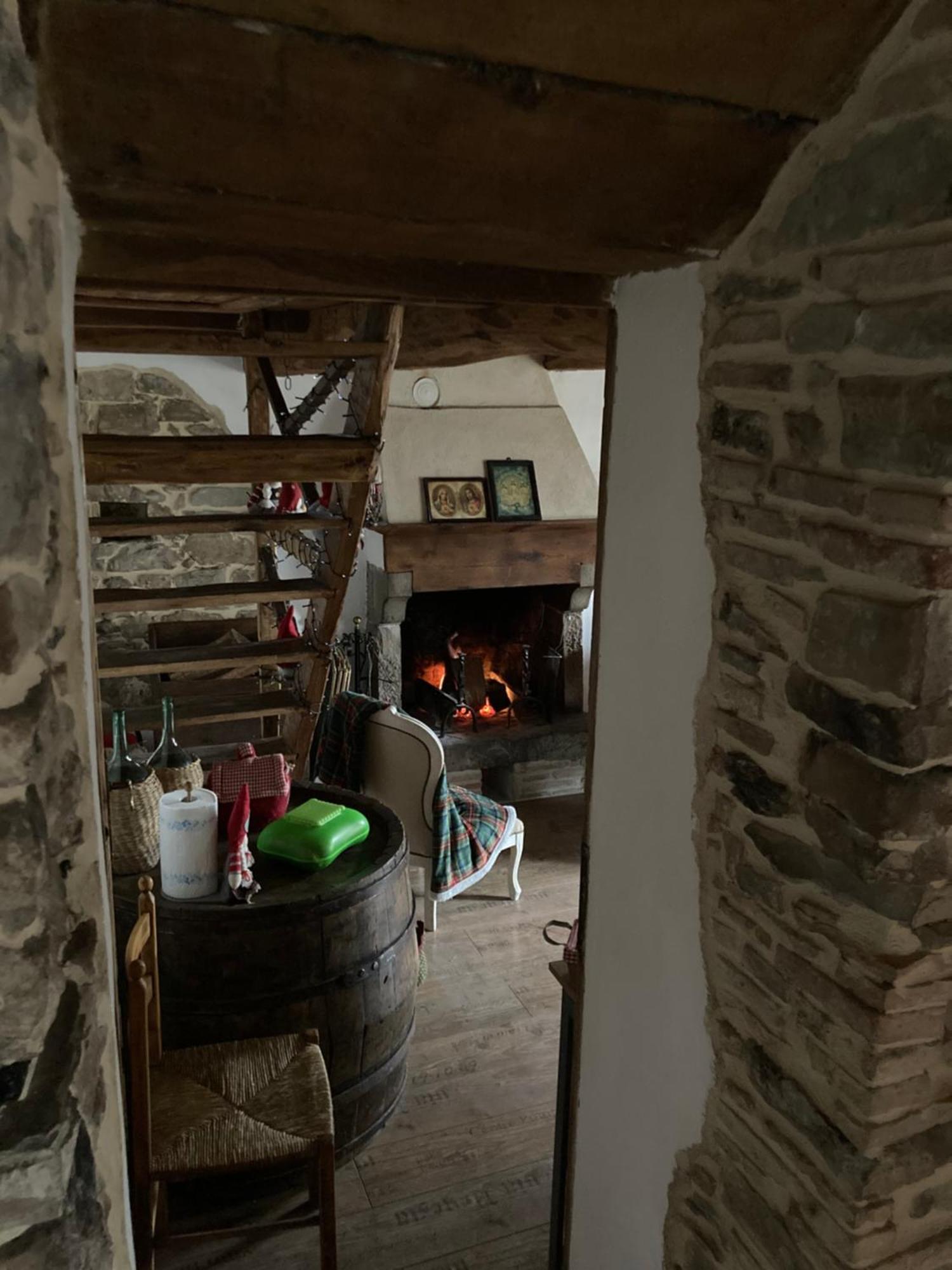 カプレーゼ・ミケランジェロ La Casina Del Preteヴィラ エクステリア 写真